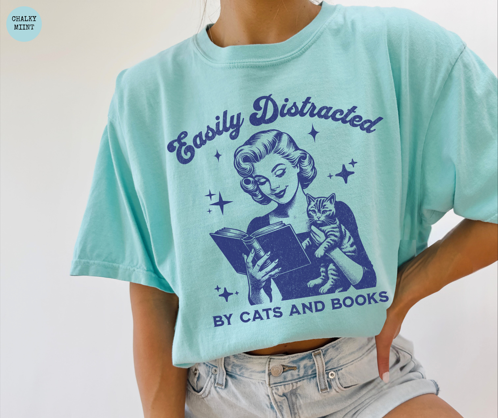 T-shirt Facilement distraite par les chats et les livres