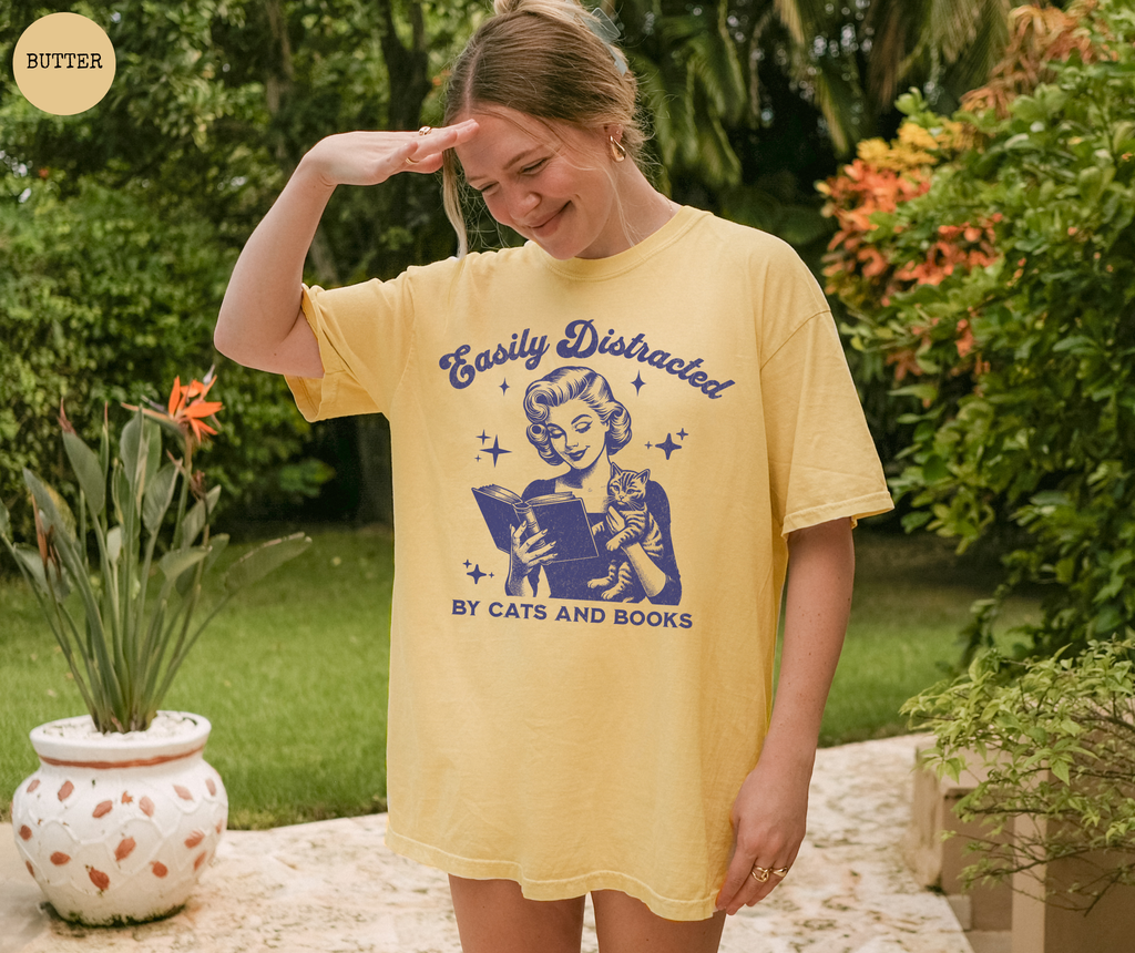 T-shirt Facilement distraite par les chats et les livres