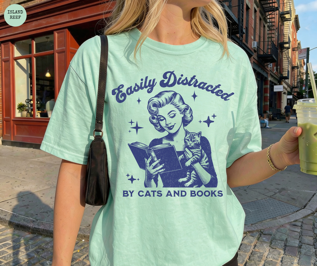 T-shirt Facilement distraite par les chats et les livres