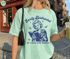 T-shirt Facilement distraite par les chats et les livres