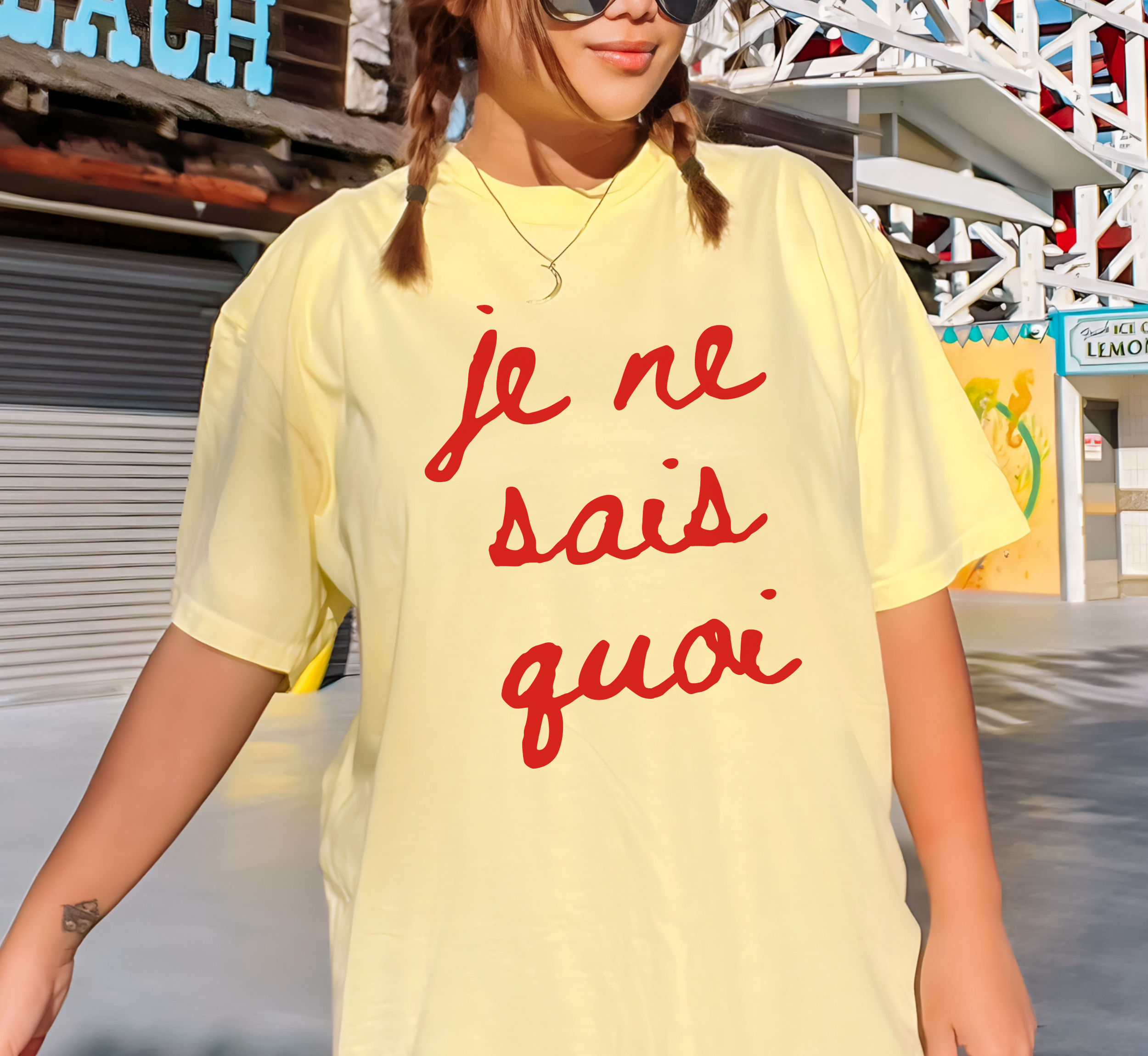 Je Ne Sais Quoi T-Shirt