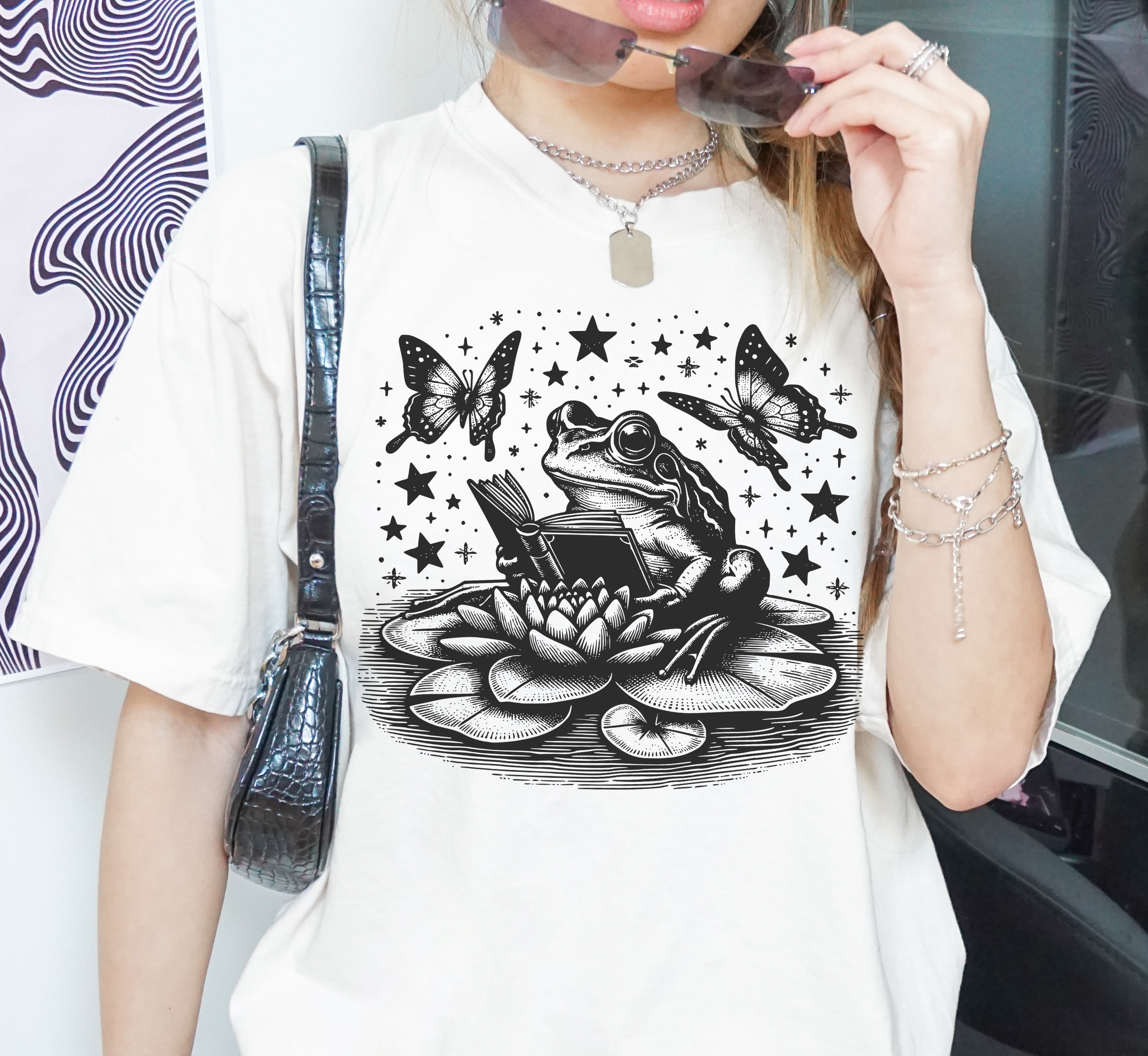 Frog Reading Book T-Shirt