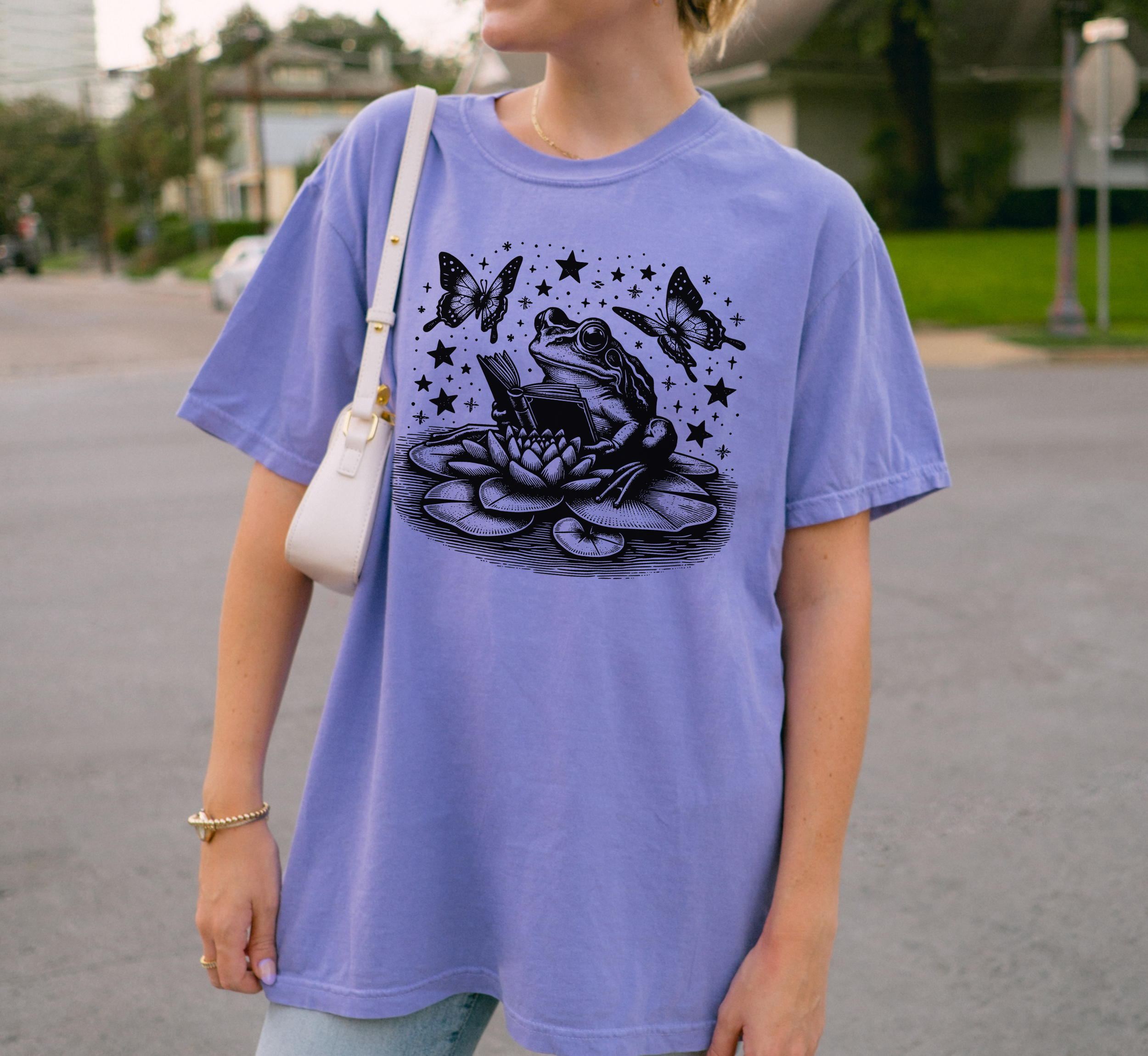 Frog Reading Book T-Shirt