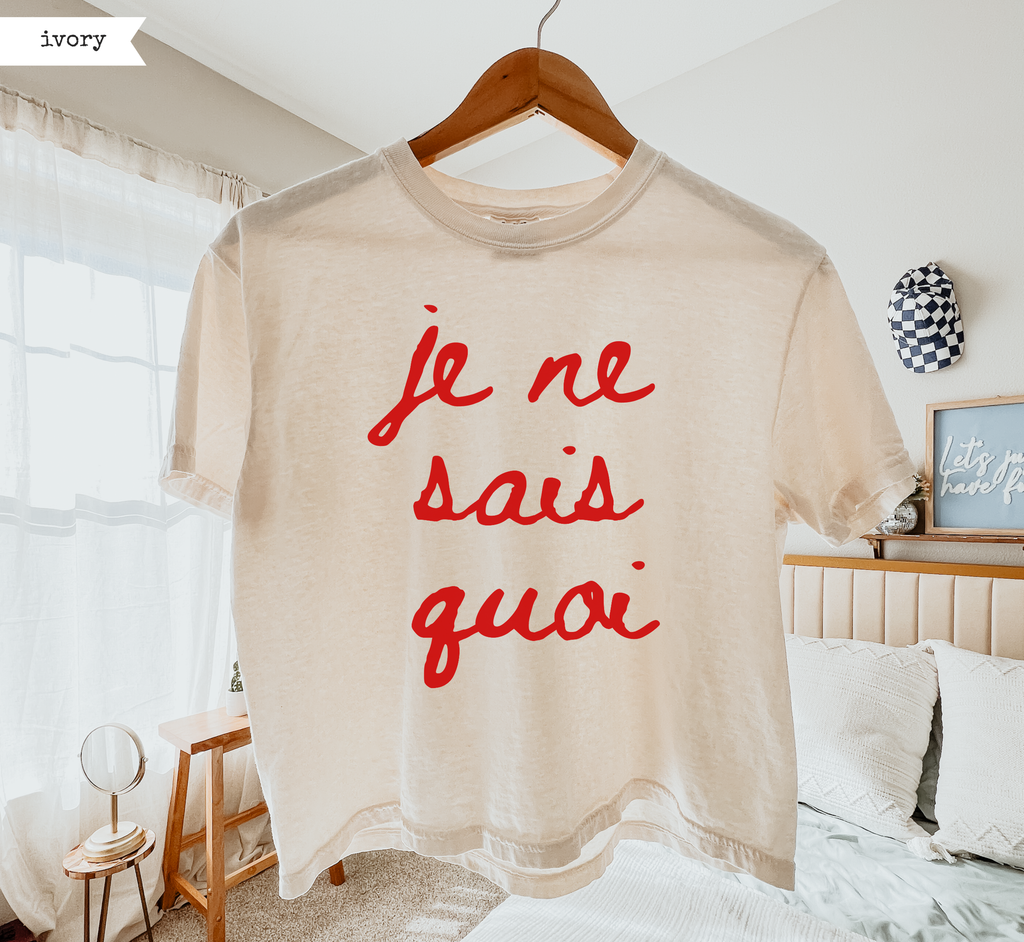 T-shirt ample "Je Ne Sais Quoi"