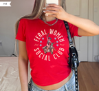 T-shirt court "Feral Women Social Club"