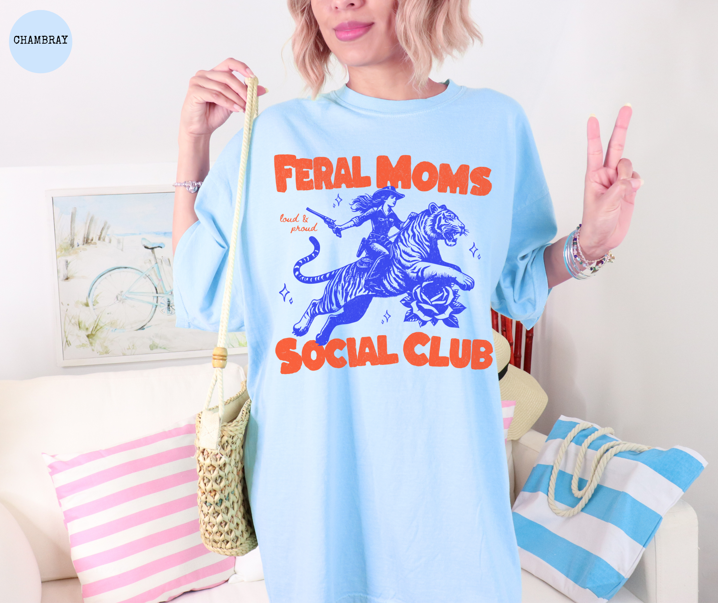 T-shirt Feral Moms Social Club